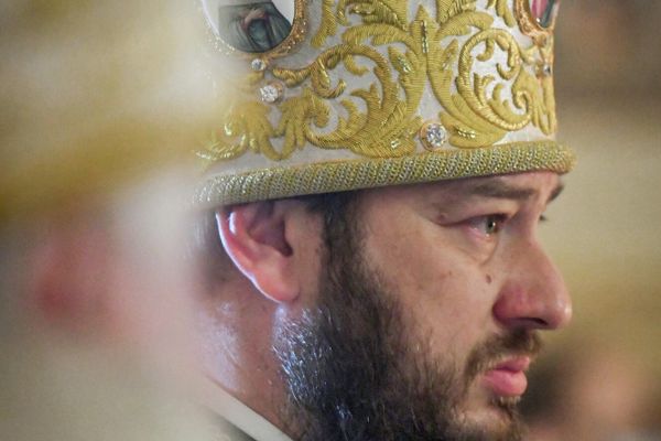 Священнослужитель во время Рождественского богослужения в Кафедральном соборе Жен-мироносиц в Баку. - Sputnik Азербайджан