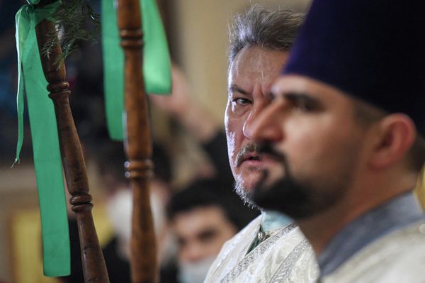 Священнослужители во время Рождественского богослужения в Кафедральном соборе Жен-мироносиц в Баку. - Sputnik Азербайджан