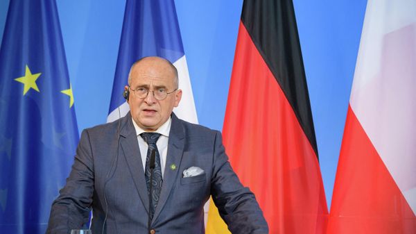 Збигнев Рау - Sputnik Азербайджан
