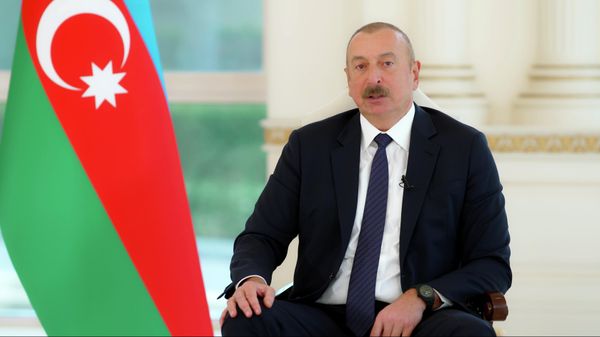 Azərbaycan Prezidenti İlham Əliyev yerli televiziya kanallarına müsahibə verib - Sputnik Азербайджан