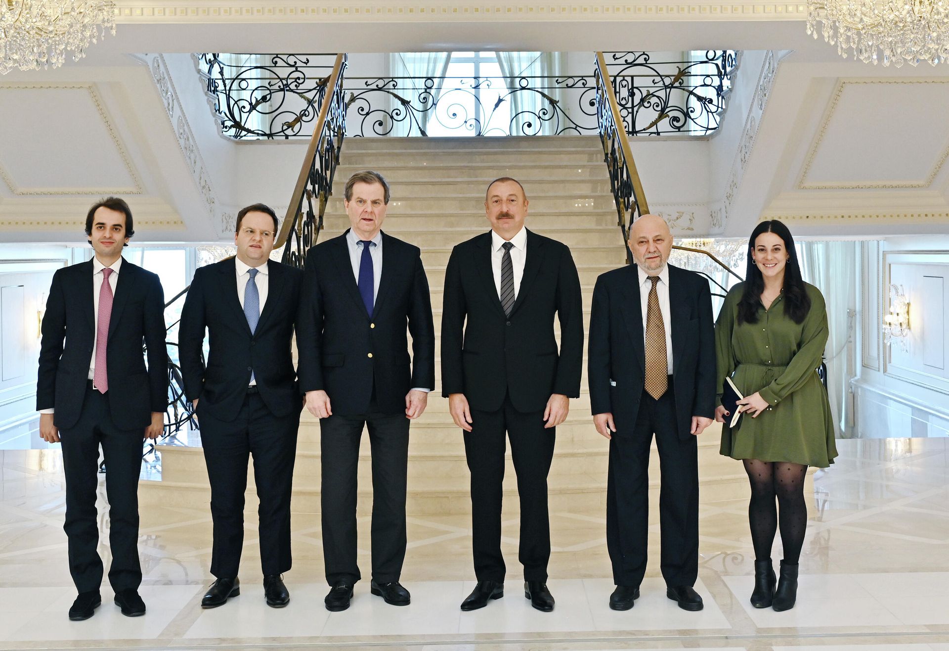 Prezident İlham Əliyev Amerika Yəhudi Komitəsinin icraçı direktorunun başçılıq etdiyi nümayəndə heyətini qəbul edib - Sputnik Азербайджан, 1920, 15.01.2022
