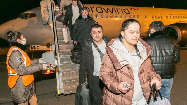 Пассажиры рейса Москва-Габала - Sputnik Азербайджан