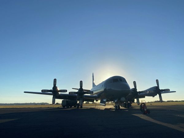 Самолет Orion ВВС Новой Зеландии готовится покинуть базу Окленд и отправиться в Тонгу. - Sputnik Азербайджан