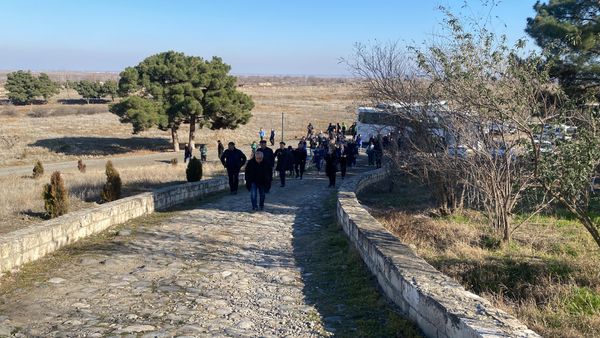 Водители пассажиров на новых маршрутах прошли тренинги по технике безопасности, организованные Агентством по разминированию (ANAMA), и получили базовые инструкции по технике безопасности. - Sputnik Азербайджан