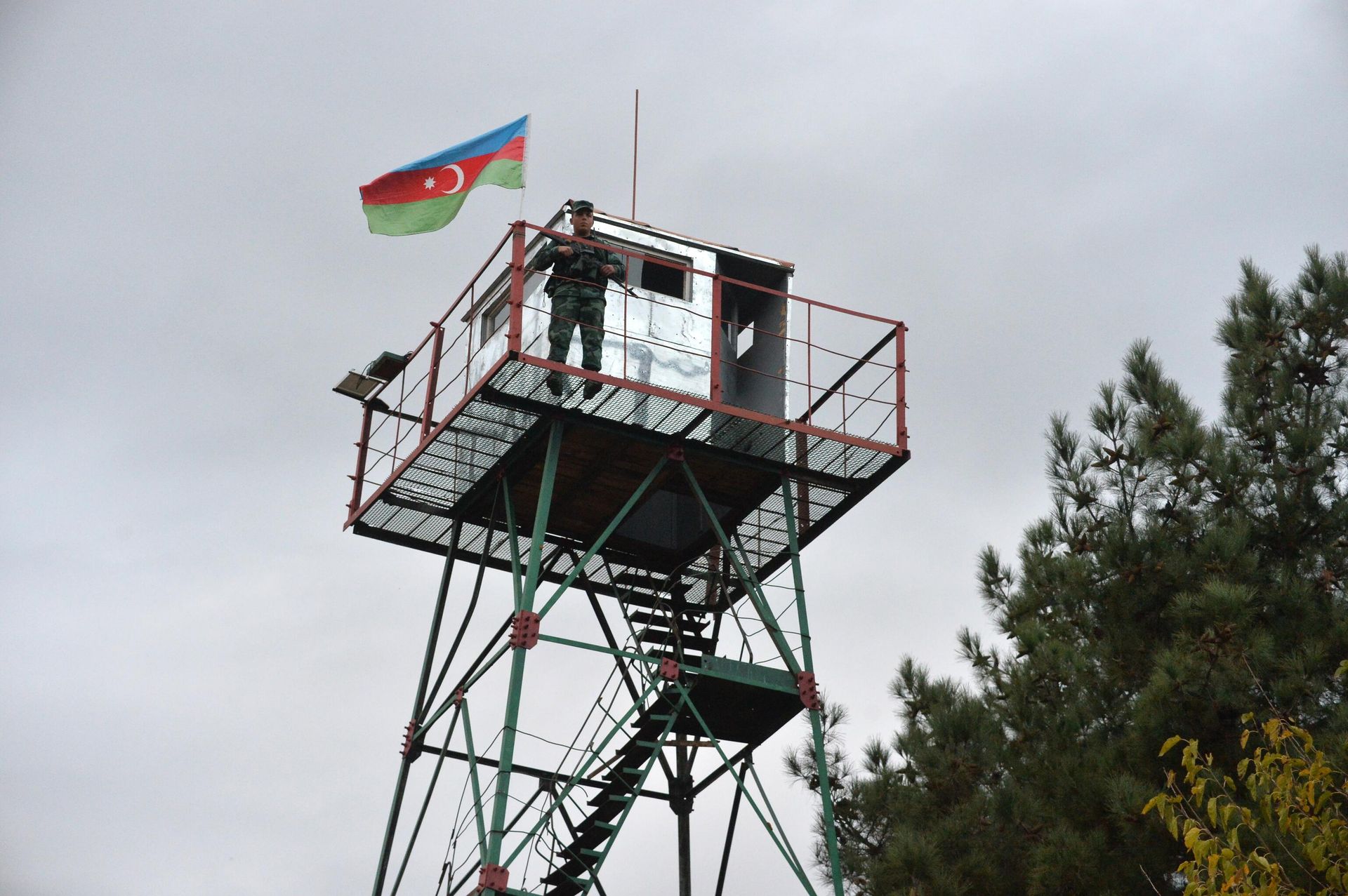 Азербайджанские пограничники приступают к несению службы по охране границы с Ираном на пограничной заставе Миндживан в Зангиланском районе - Sputnik Азербайджан, 1920, 09.01.2024
