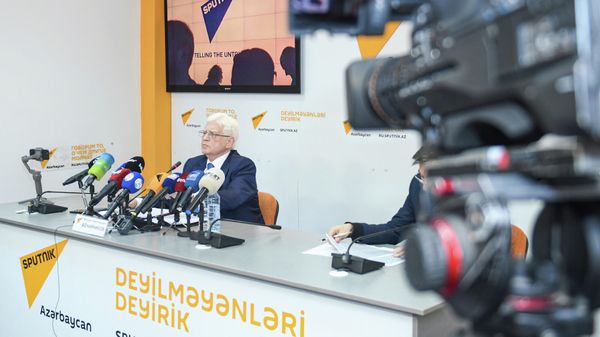 Пресс-конференция посла России в Азербайджане Михаила Бочарникова - Sputnik Азербайджан