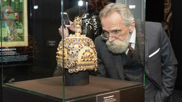 Выставка «Семь красавиц» в Мраморном дворце Русского музея в Санкт–Петербурге - Sputnik Азербайджан
