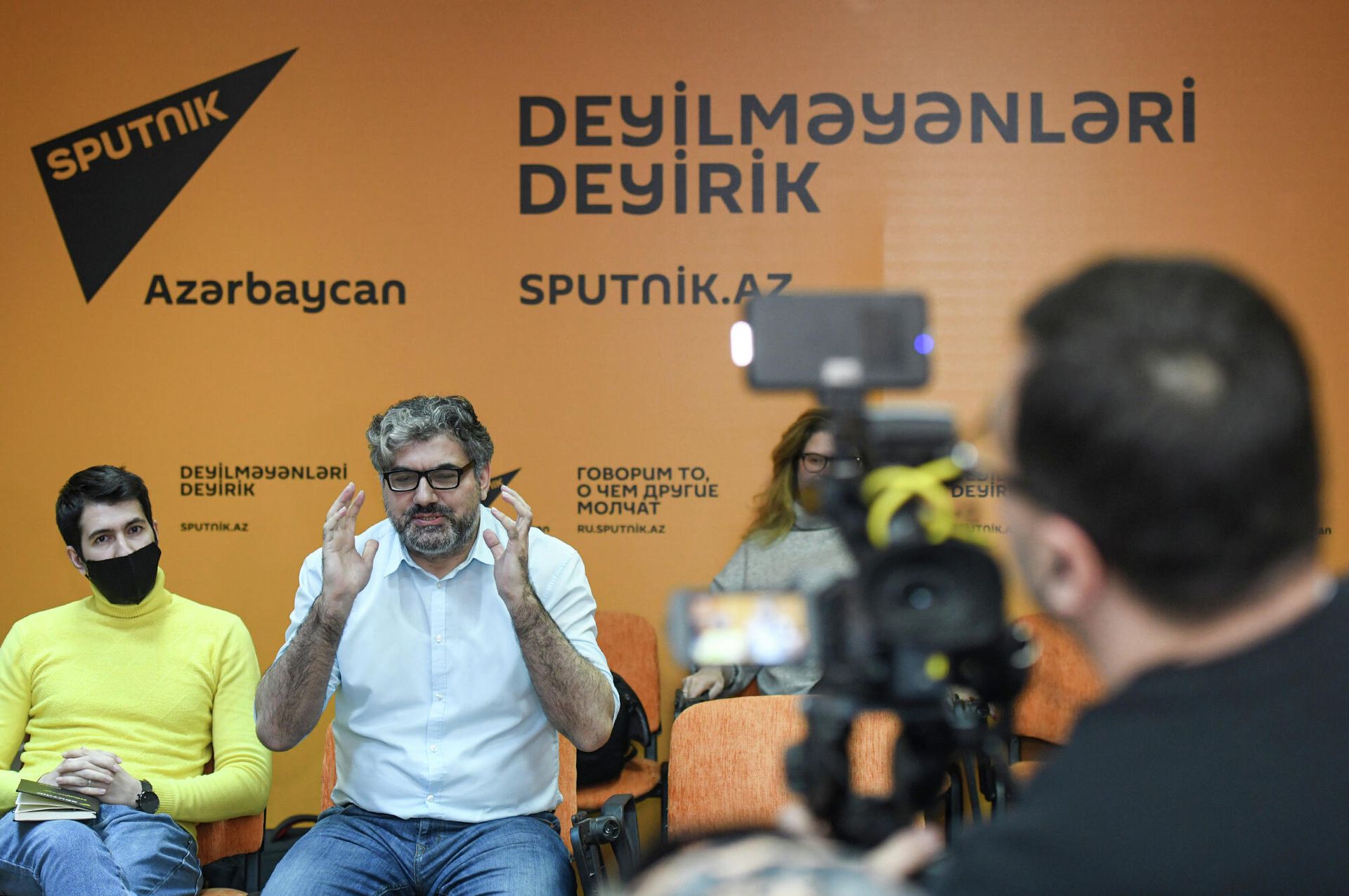  Круглы стол в мультимедийном пресс-центре Sputnik Азербайджан: Как сегодня живется представителям русскоязычной среды - Sputnik Азербайджан, 1920, 01.02.2022