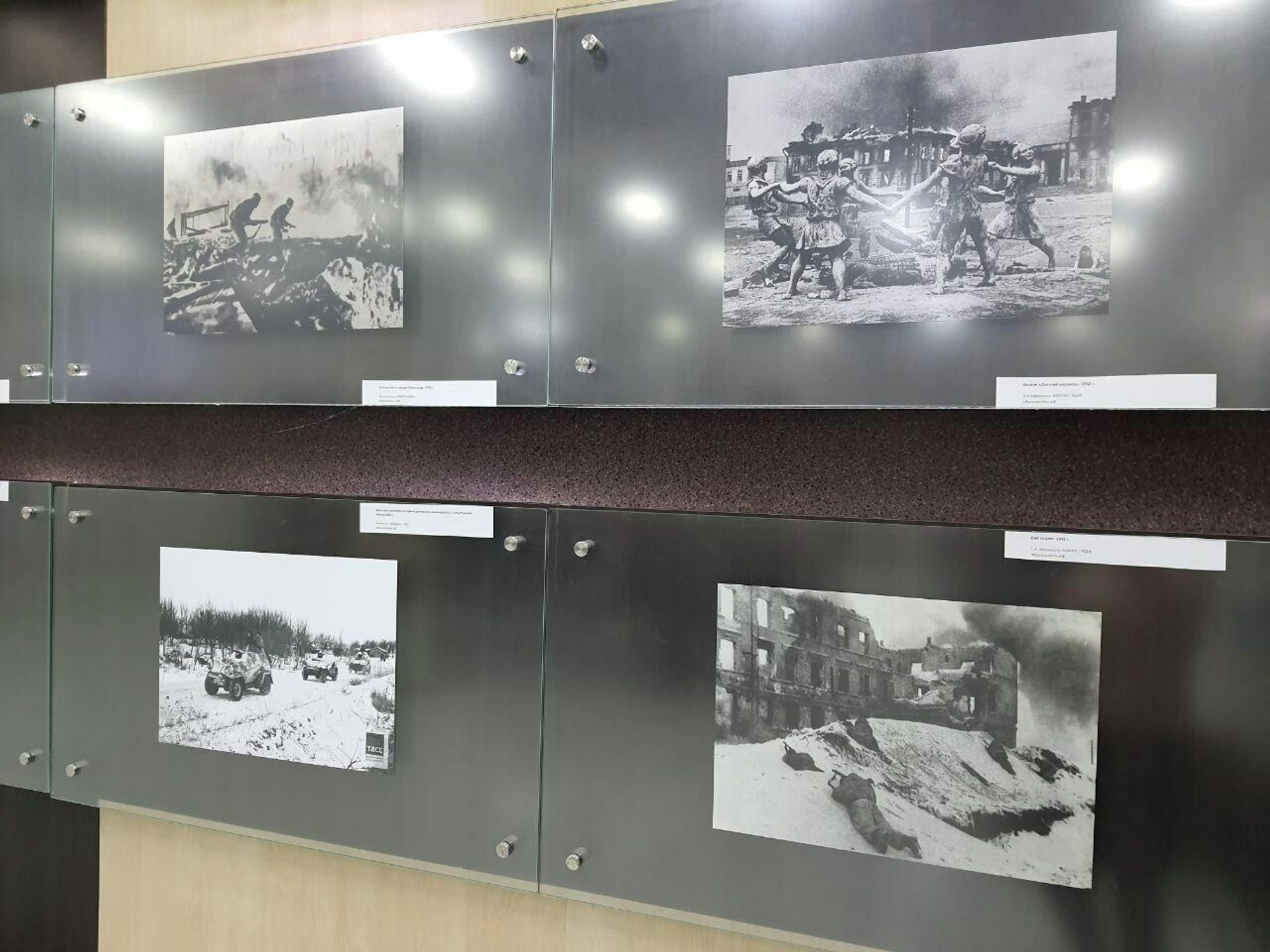 Фотовыставка «Образы войны. Сталинградская битва», посвященная к 79 годовщине окончания одного из самых важнейших и крупнейших генеральных сражений Второй мировой войны - Sputnik Азербайджан, 1920, 03.02.2022