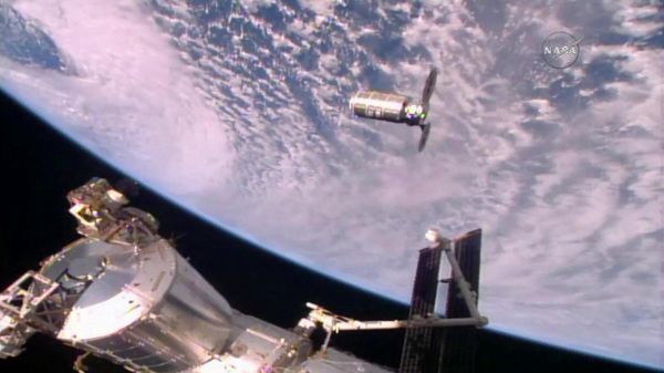 Корабль снабжения Cygnus медленно приближается к Международной космической станции (МКС), 23 октября 2016 год - Sputnik Азербайджан