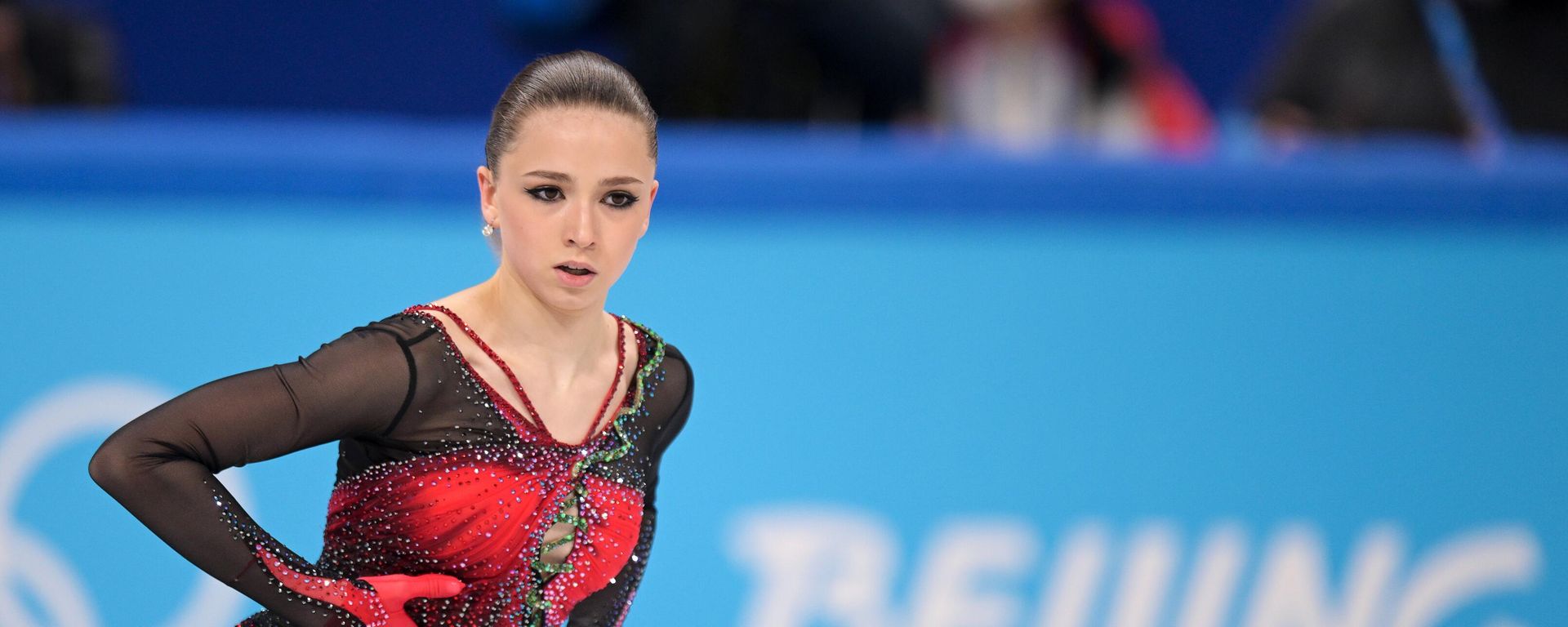 Российская спортсменка, член сборной России (команда ОКР) Камила Валиева выступает с произвольной программой в женском одиночном катании командных соревнований по фигурному катанию на XXIV зимних Олимпийских играх в Пекине - Sputnik Азербайджан, 1920, 11.02.2022