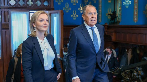 Министр иностранных дел РФ Сергей Лавров и глава МИД Великобритании Элизабет Трасс во время встречи в Доме приемов МИД России - Sputnik Азербайджан