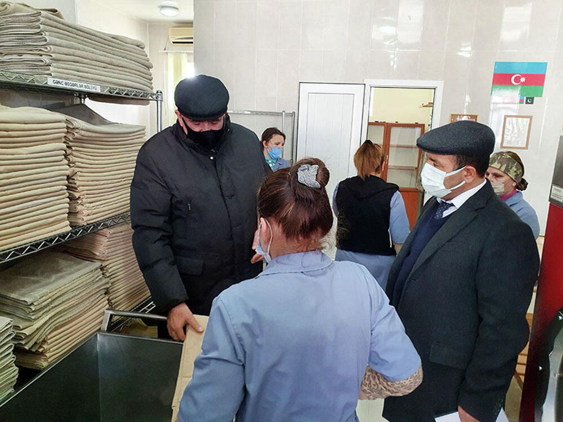 Ombudsman Aparatının nümayəndələri HHQ-nin hərbi hissəsində olublar - Sputnik Азербайджан, 1920, 12.02.2022