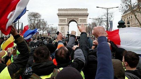 Антиковидные митинги накрыли весь мир – видео - Sputnik Азербайджан