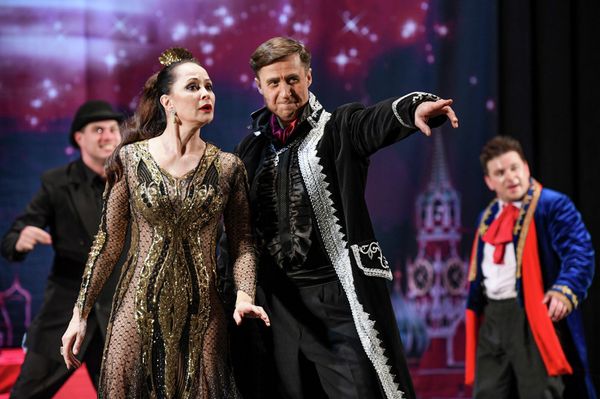 Сцена из постановки  Валерия Беляковича "Мастер и Маргарита" во Дворце Гейдара Алиева в Баку. - Sputnik Азербайджан