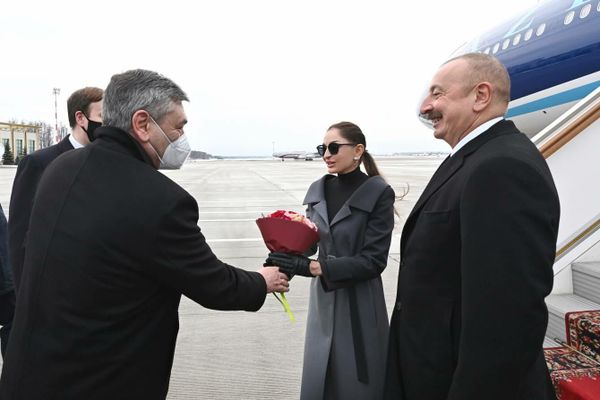 İlham Əliyev Rusiya Federasiyasına rəsmi səfərə gəlib - Sputnik Азербайджан
