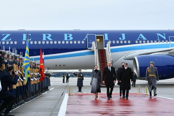 İlham Əliyev Rusiya Federasiyasına rəsmi səfərə gəlib - Sputnik Азербайджан