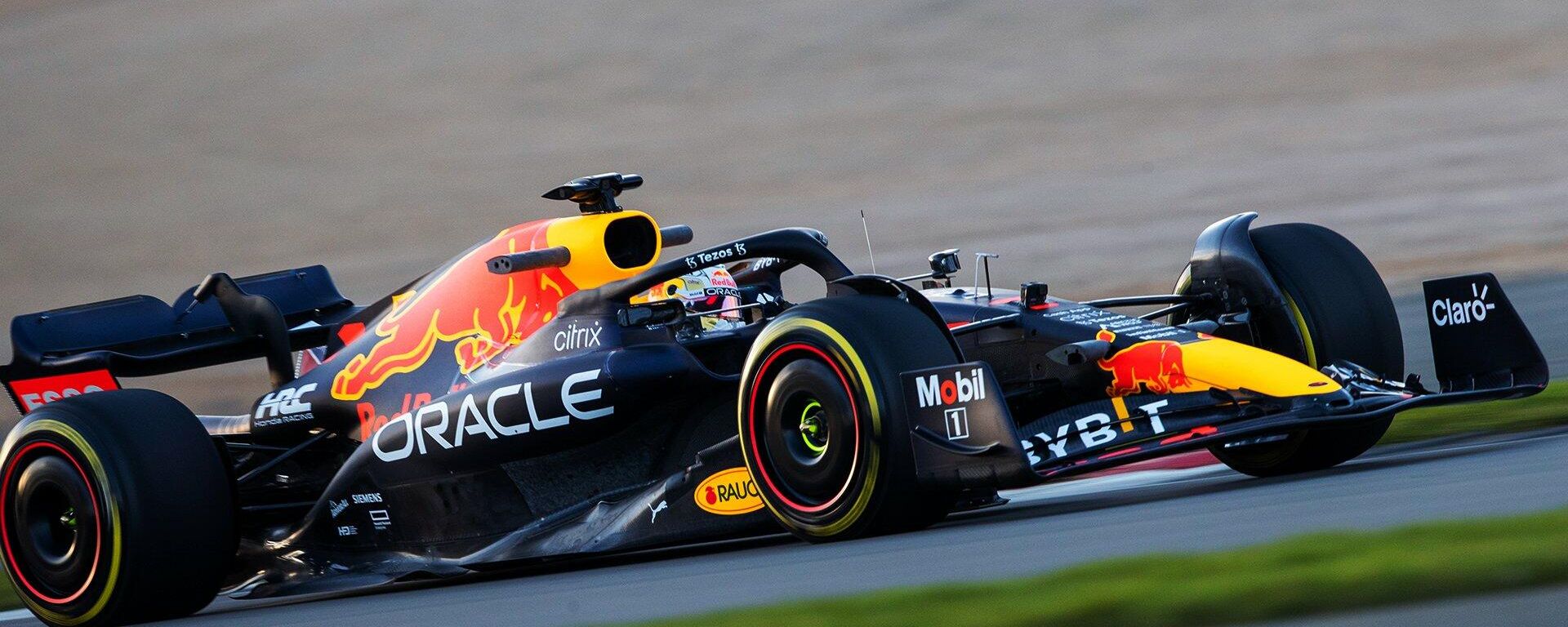 Болид  «Oracle Red Bull Racing» - Sputnik Азербайджан, 1920, 23.02.2022