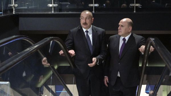 Председатель правительства РФ Михаил Мишустин и президент Азербайджана Ильхам Алиев после переговоров в Координационном центре правительства РФ - Sputnik Азербайджан