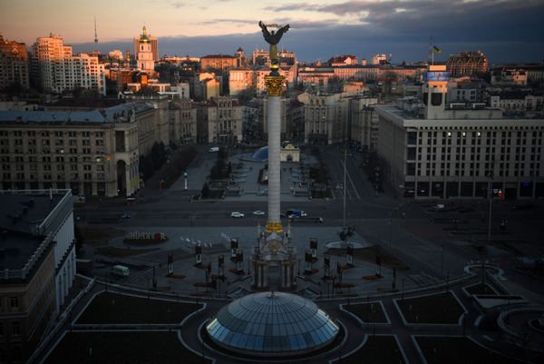 Украинские власти объявили сегодня о введении в стране военного положения. - Sputnik Азербайджан