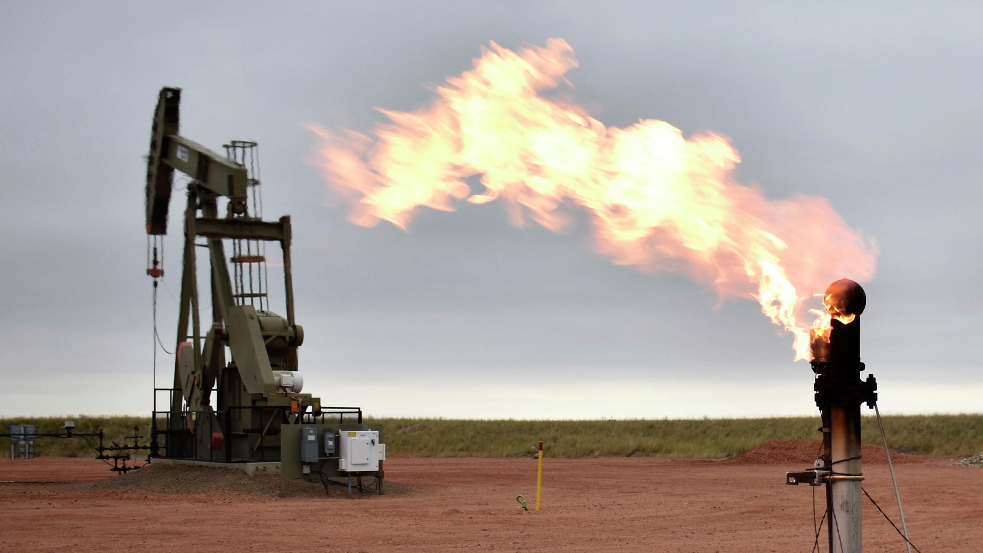 Нефть и газ - Sputnik Азербайджан, 1920, 08.07.2022