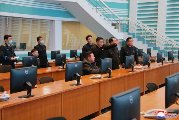 Ким Чен Ын заявил, что КНДР создает спутник для сбора данных о военных США - Sputnik Азербайджан