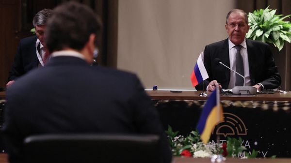 Переговоры главы МИД РФ Сергея Лаврова и его украинского коллеги Дмитрия Кулебы в турецкой Анталье  - Sputnik Азербайджан