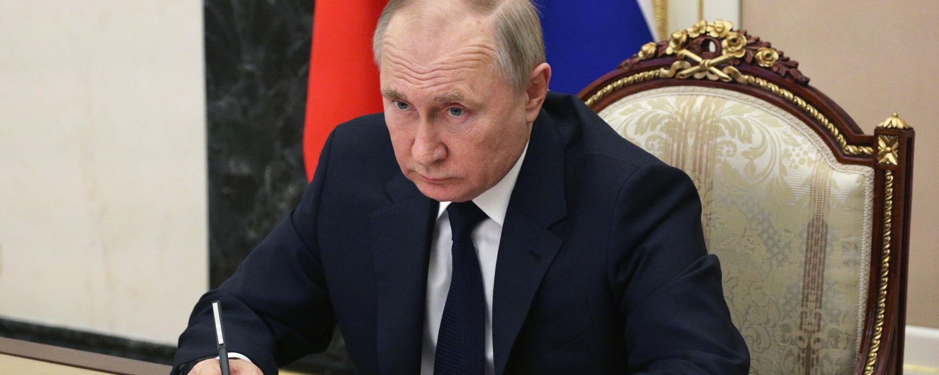 Президент РФ Владимир Путин проводит совещание с членами правительства РФ в режиме видеоконференции - Sputnik Азербайджан, 1920, 24.03.2022