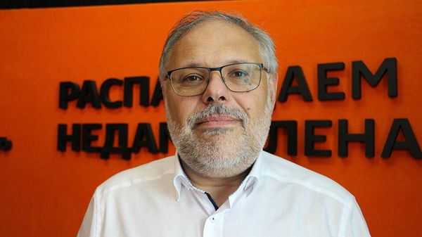 Хазин о санкционном бумеранге, который уже полетел в сторону Запада - Sputnik Азербайджан