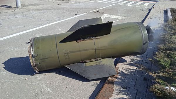 Обломки украинской ракеты Точка-У в Донецке - Sputnik Азербайджан