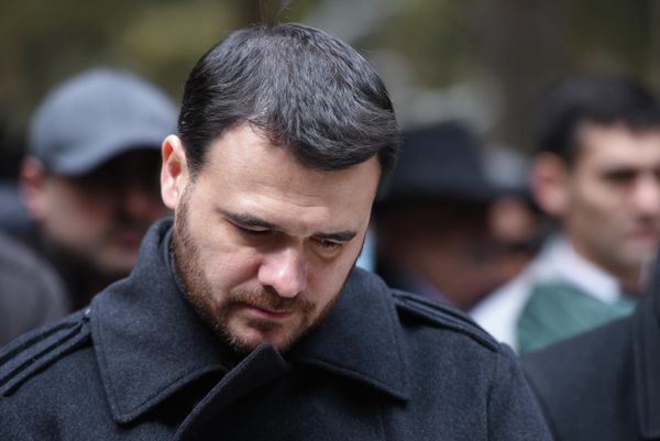 Эмин Агаларов на церемонии прощания с Рустамом Ибрагимбековым - Sputnik Азербайджан