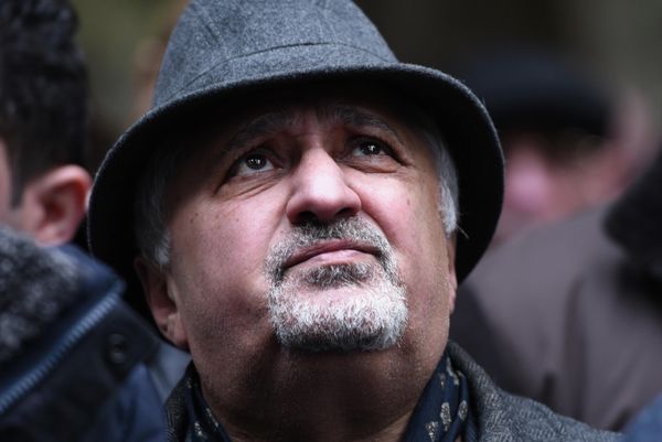 Церемония прощания с народным писателем Азербайджана Рустамом Ибрагимбековым. - Sputnik Азербайджан