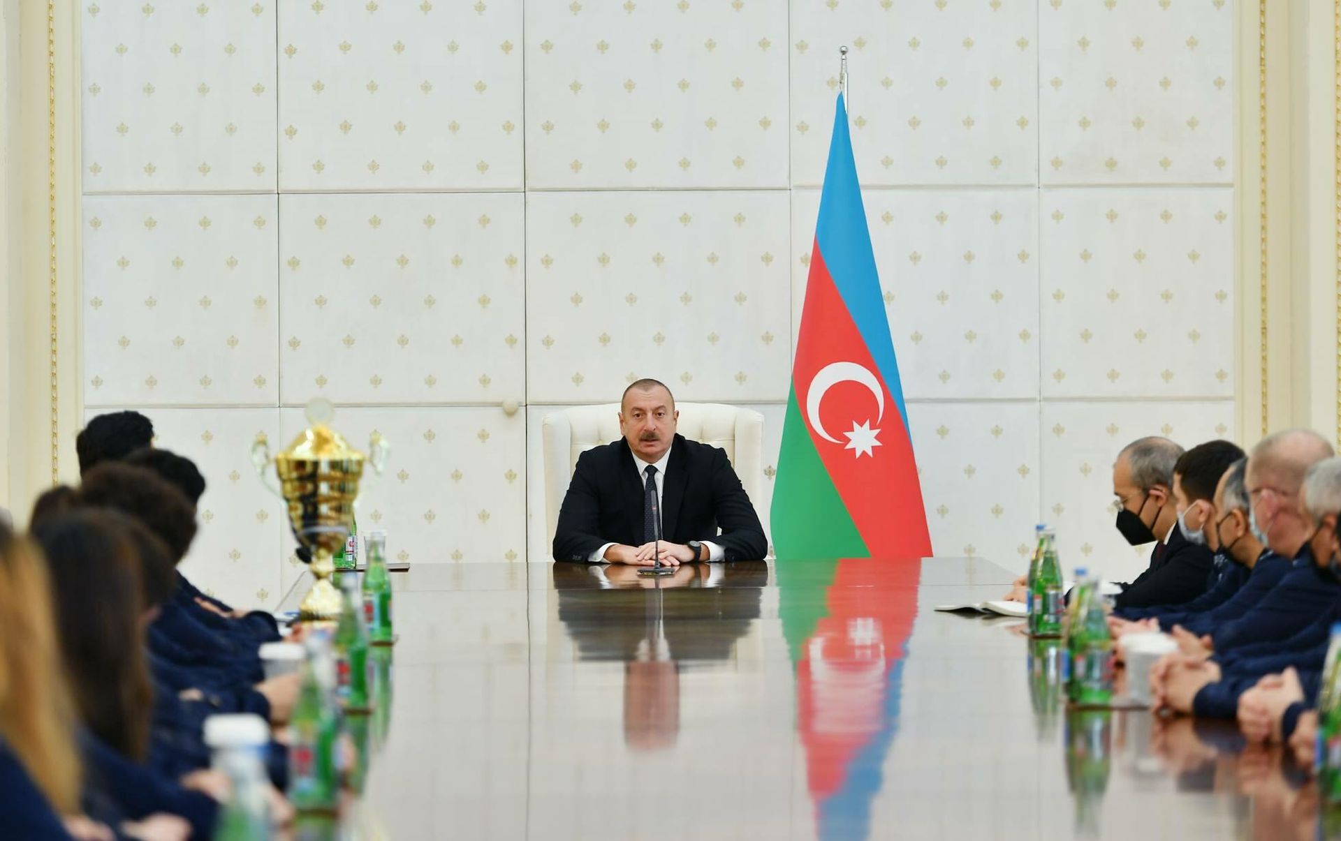 İlham Əliyev Bolqarıstanda keçirilmiş güləş üzrə 7-ci Avropa çempionatının iştirakçılarını qəbul edib - Sputnik Азербайджан, 1920, 17.03.2022