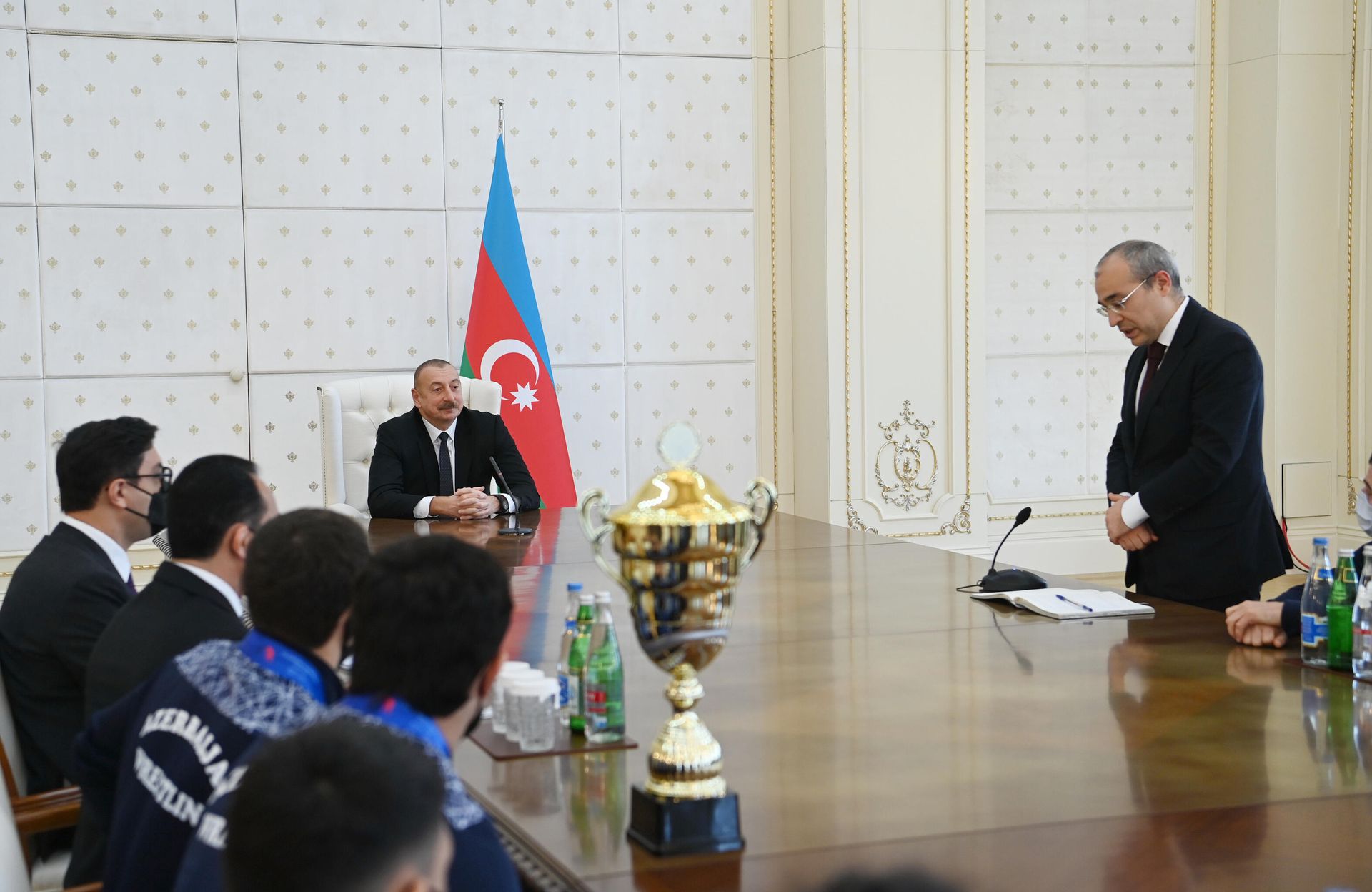 İlham Əliyev Bolqarıstanda keçirilmiş güləş üzrə 7-ci Avropa çempionatının iştirakçılarını qəbul edib - Sputnik Азербайджан, 1920, 17.03.2022