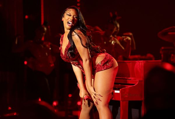 Megan Thee Stallion на церемонии вручения наград iHeartRadio Music Awards 2022 в Лос-Анджелесе, Калифорния - Sputnik Азербайджан