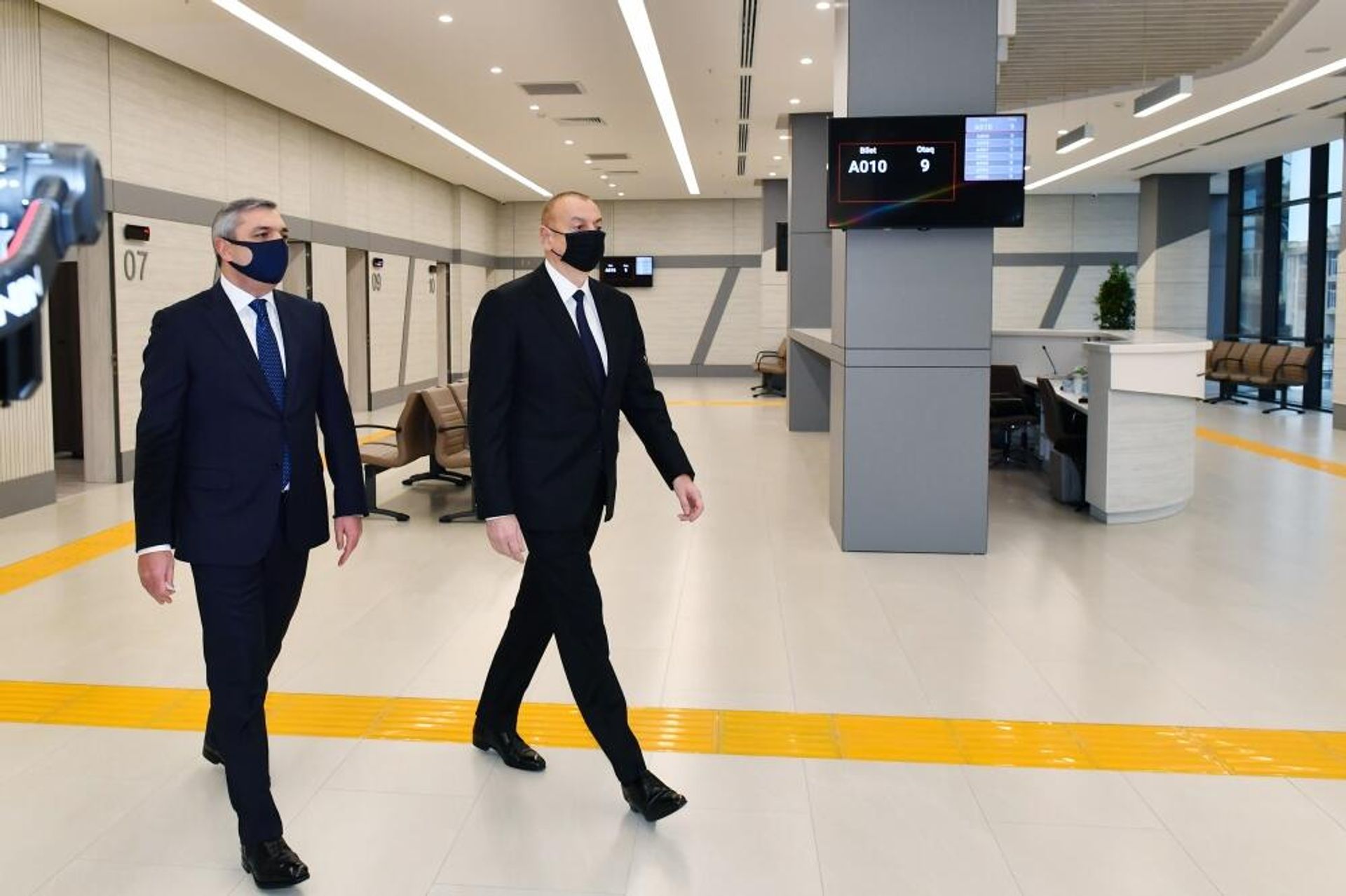 Президент Ильхам Алиев принял участие в открытии Центра приема граждан Администрации Президента - Sputnik Азербайджан, 1920, 28.03.2022