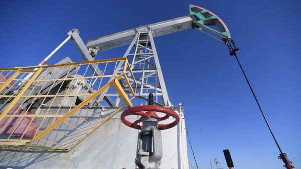 Нефтяные качалки в Татарстане - Sputnik Азербайджан