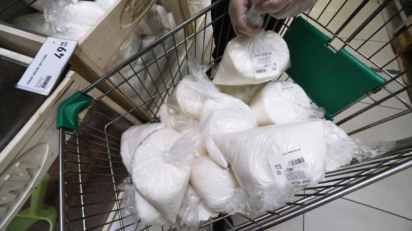 Мешки с сахаром в магазине, фото из архива - Sputnik Азербайджан