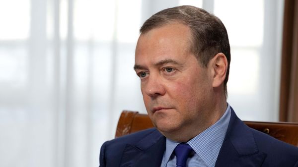 Заместитель председателя Совбеза РФ Д. Медведев дал интервью российским СМИ - Sputnik Азербайджан