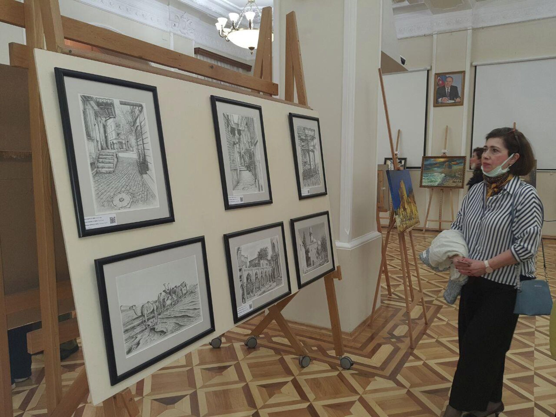 Выставка художника Рауфа Джанибекова под названием «Старый Баку кистью художника» - Sputnik Азербайджан, 1920, 08.04.2022