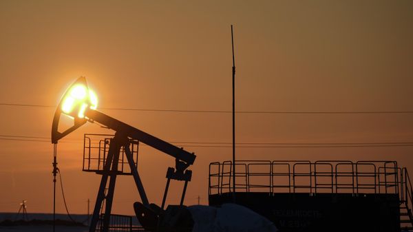 Нефтяные качалки в Татарстане - Sputnik Азербайджан