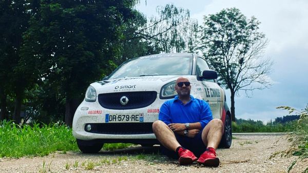 Известный французский комик и блогер Патрик Вейселлер, известный под псевдонимом Patrick Le Chinois - Sputnik Азербайджан