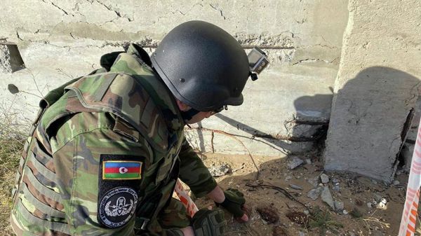 Пиротехники министерства по чрезвычайным ситуациям МЧС Азербайджана - Sputnik Азербайджан