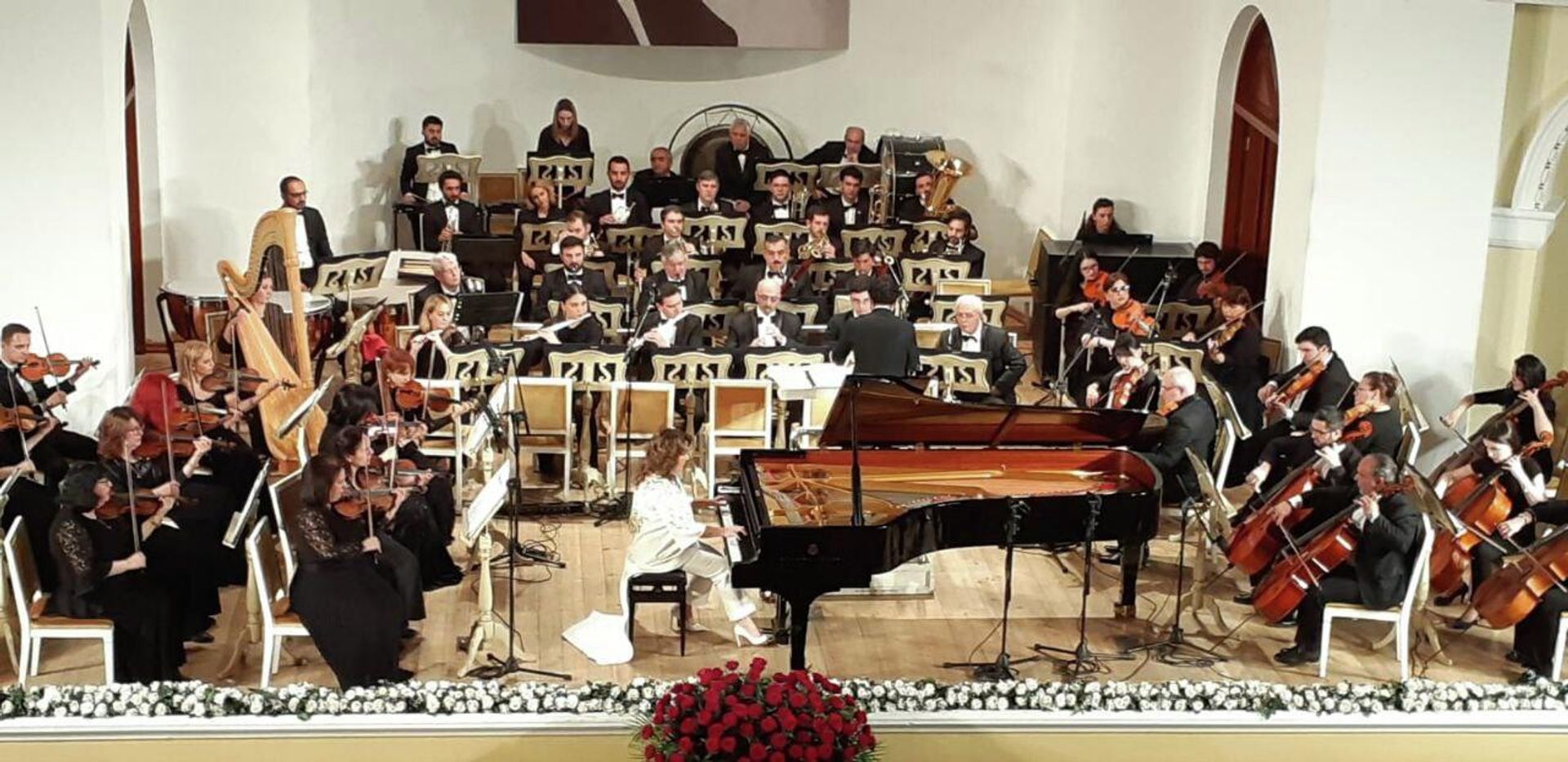 В Азербайджанской государственной академической филармонии отметили 100-летие Фикрета Амирова - Sputnik Азербайджан, 1920, 15.04.2022