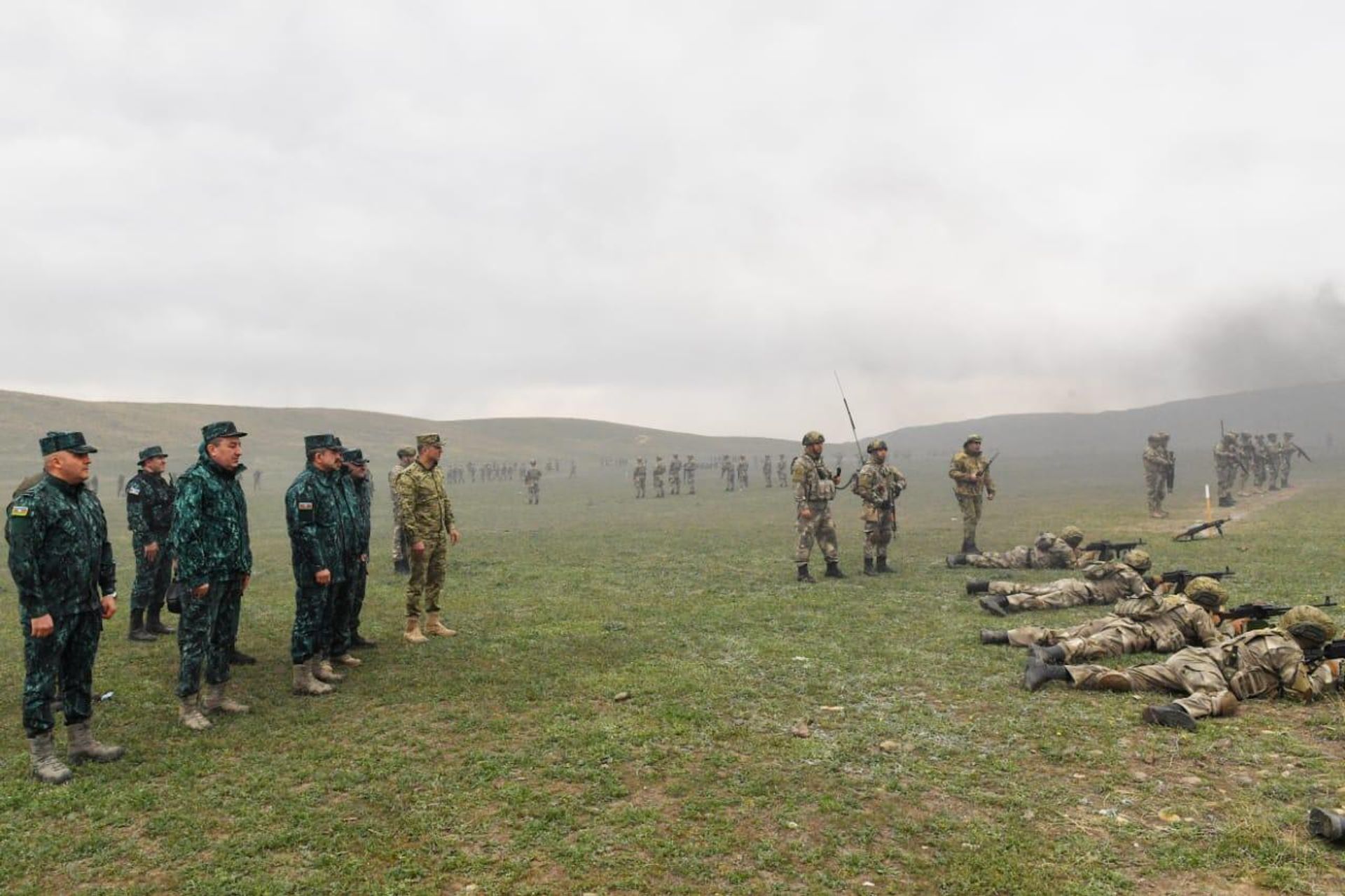 Помощник Президента и начальник ГПС посетили отдельные пограничные дивизии «Губадлы» и «Газах»  - Sputnik Азербайджан, 1920, 21.04.2022