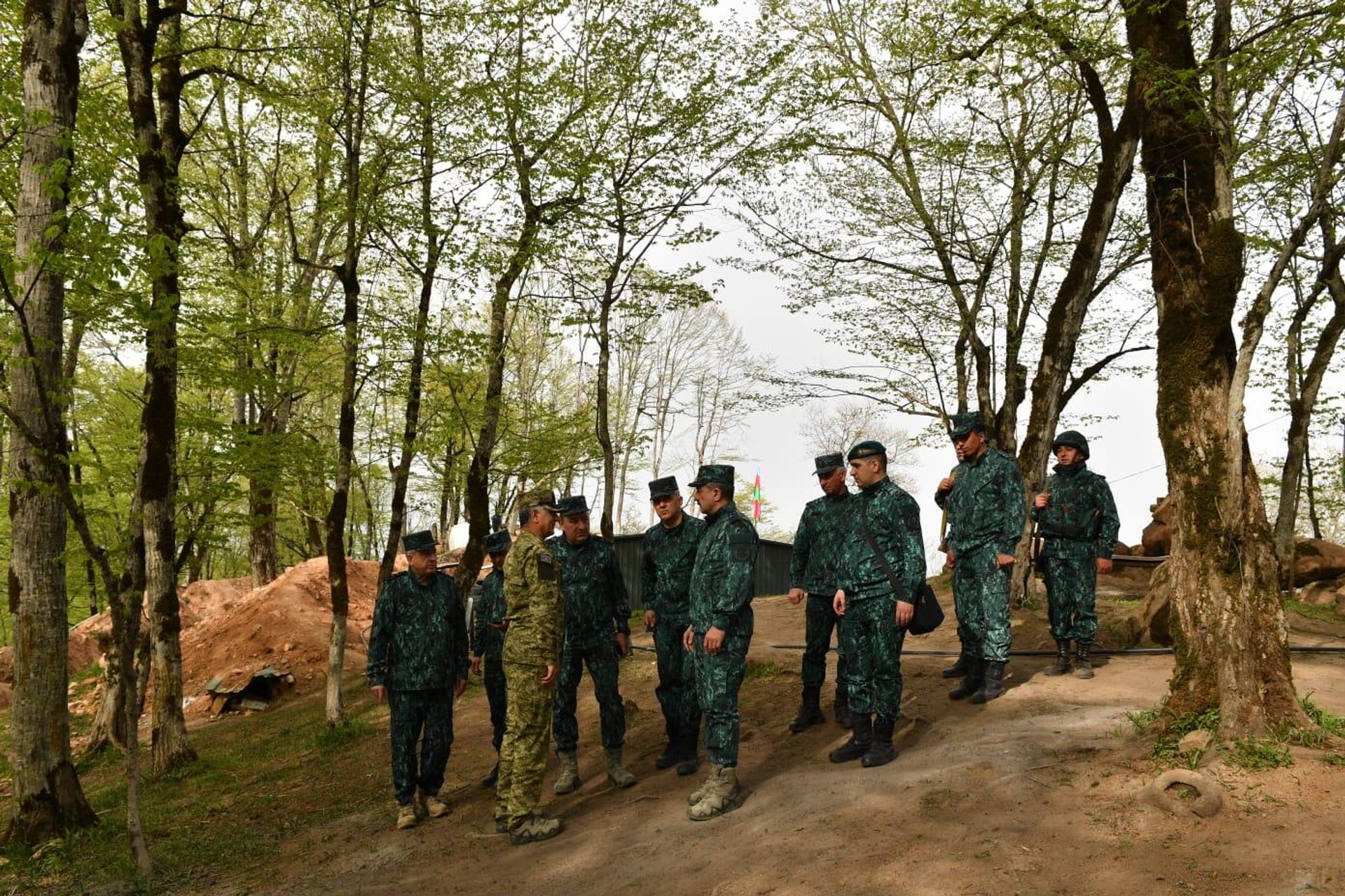 Помощник Президента и начальник ГПС посетили отдельные пограничные дивизии «Губадлы» и «Газах»  - Sputnik Азербайджан, 1920, 21.04.2022