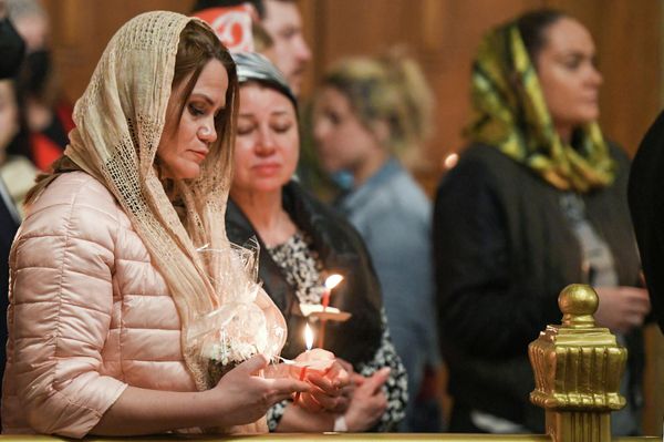 Пасхальное богослужение в Кафедральном соборе Святых Жен-Мироносиц в Баку. - Sputnik Азербайджан