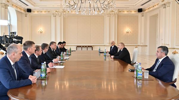 Президент Ильхам Алиев принял делегацию во главе с губернатором Астраханской области России - Sputnik Азербайджан
