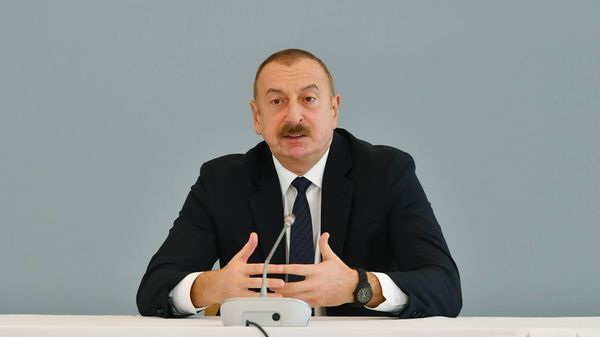 İlham Əliyev ADA Universitetində “Cənubi Qafqaz: İnkişaf və əməkdaşlıq” mövzusunda keçirilən beynəlxalq konfransda iştirak edir - Sputnik Азербайджан