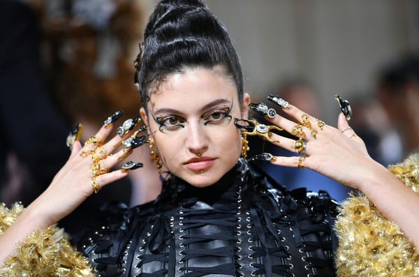 Изабель Бемеке на благотворительном балу Met Gala 2022 в музее Метрополитен в Нью-Йорке. - Sputnik Азербайджан